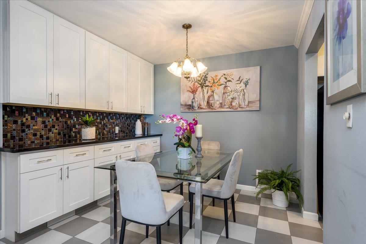 Detail Gallery Image 18 of 36 For 222 Laurel St #101,  San Carlos,  CA 94070 - 2 Beds | 2 Baths