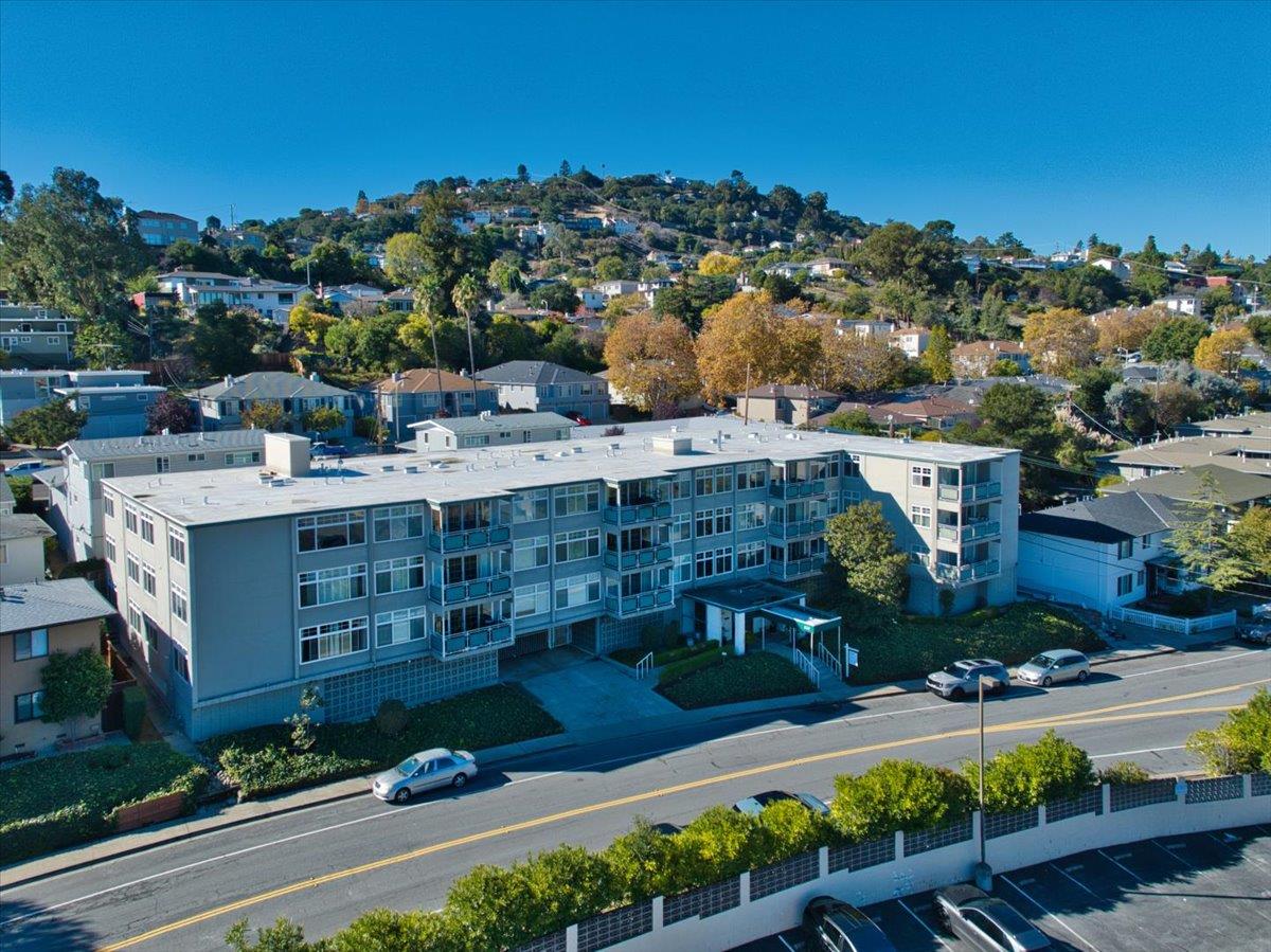 Detail Gallery Image 35 of 36 For 222 Laurel St #101,  San Carlos,  CA 94070 - 2 Beds | 2 Baths