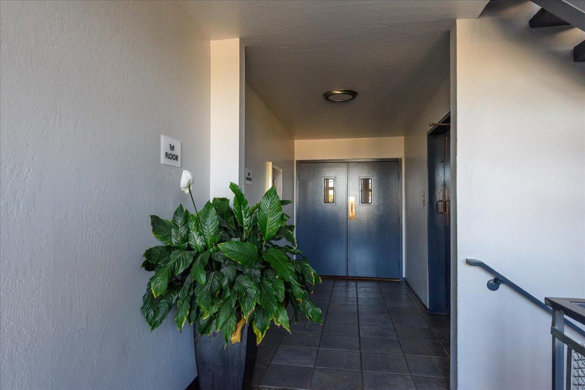 Detail Gallery Image 6 of 36 For 222 Laurel St #101,  San Carlos,  CA 94070 - 2 Beds | 2 Baths