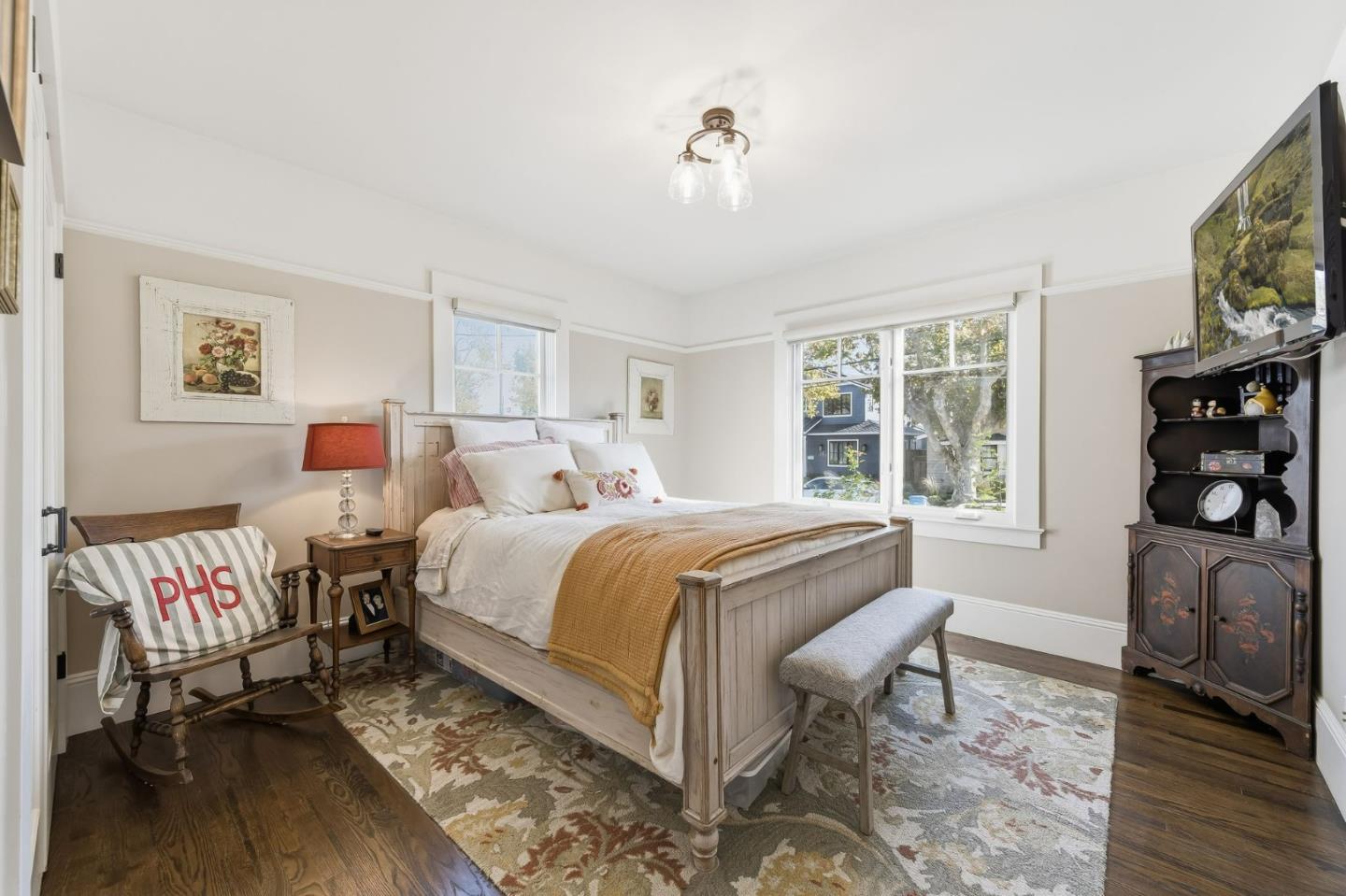 Detail Gallery Image 12 of 32 For 1212 Mills Ave, Burlingame,  CA 94010 - 4 Beds | 3 Baths