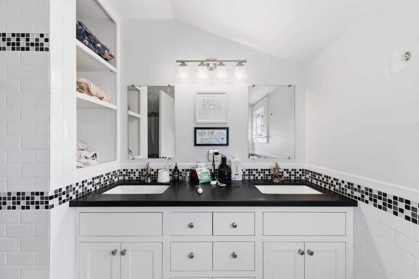 Detail Gallery Image 26 of 32 For 1212 Mills Ave, Burlingame,  CA 94010 - 4 Beds | 3 Baths