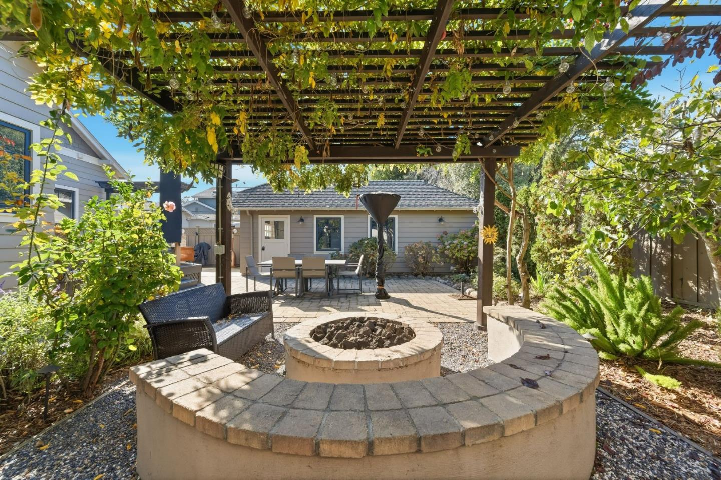 Detail Gallery Image 27 of 32 For 1212 Mills Ave, Burlingame,  CA 94010 - 4 Beds | 3 Baths