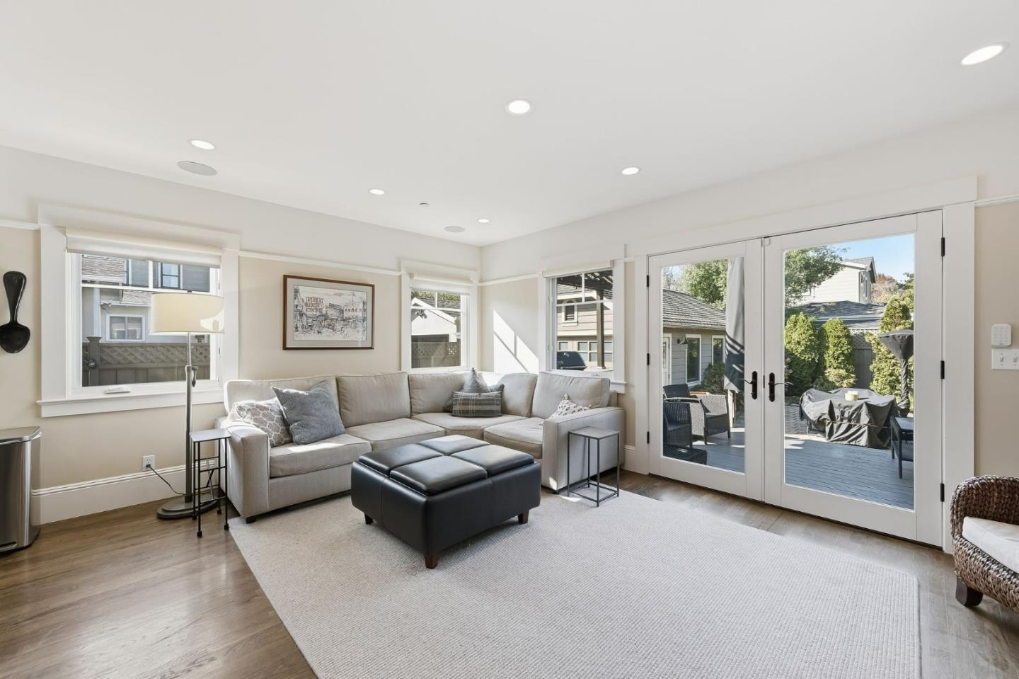 Detail Gallery Image 9 of 32 For 1212 Mills Ave, Burlingame,  CA 94010 - 4 Beds | 3 Baths