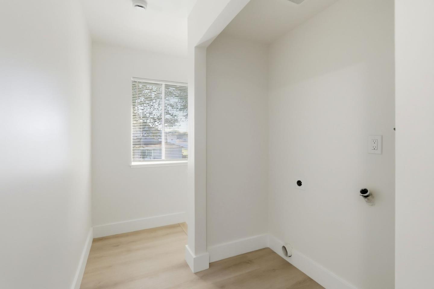 Detail Gallery Image 31 of 40 For 451 Carpentier Way, San Jose,  CA 95111 - 4 Beds | 2/1 Baths