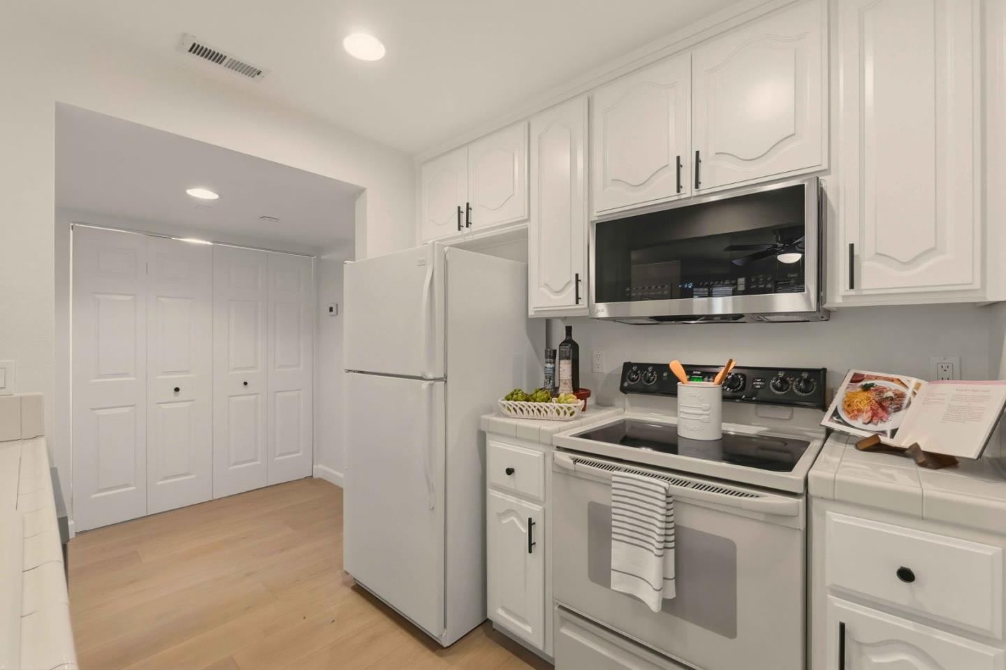 Photo #11: ML82028609 Listing: Photo #11