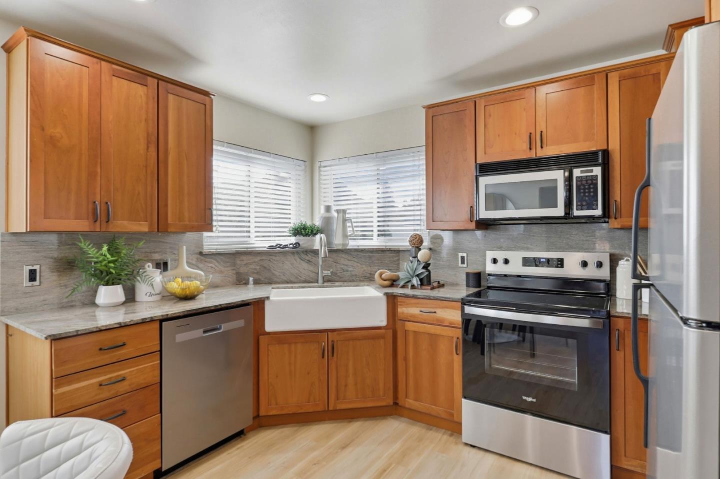 Detail Gallery Image 6 of 36 For 820 Leigh Ave, San Jose,  CA 95128 - – Beds | – Baths