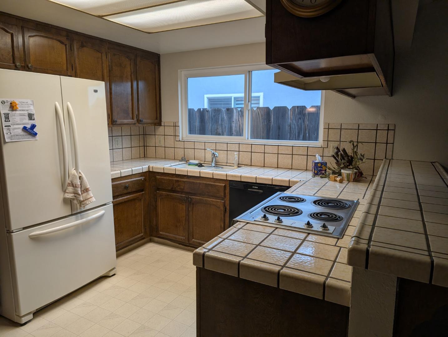 Detail Gallery Image 6 of 15 For 218 Tohara Ln, Waterford,  CA 95386 - 3 Beds | 2 Baths