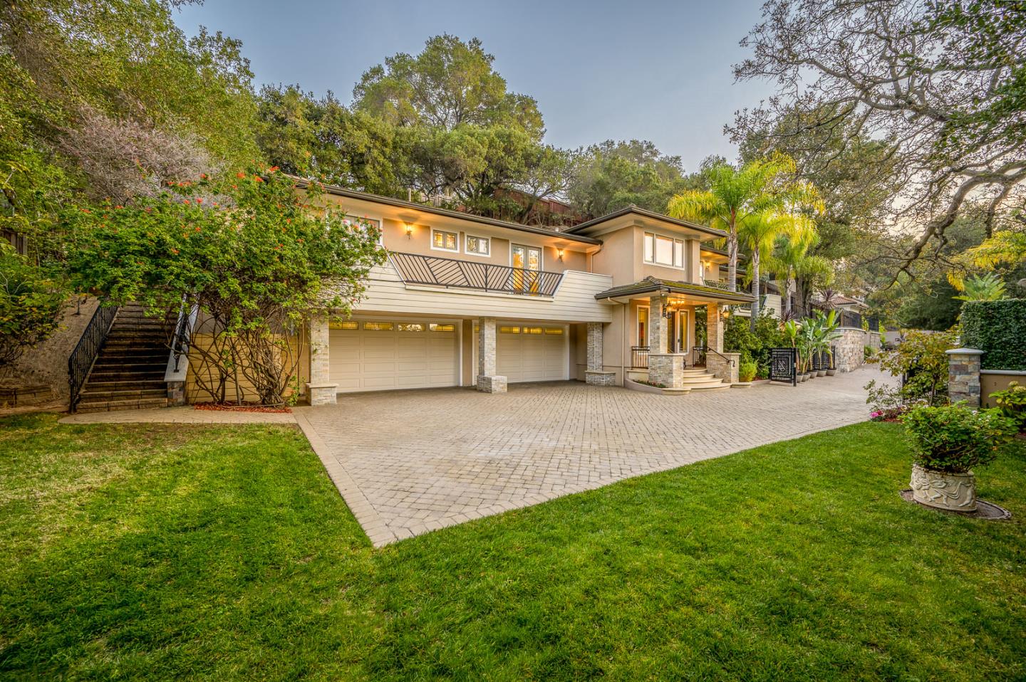 Detail Gallery Image 2 of 57 For 780 S El Monte Ave, Los Altos,  CA 94022 - 5 Beds | 4/2 Baths