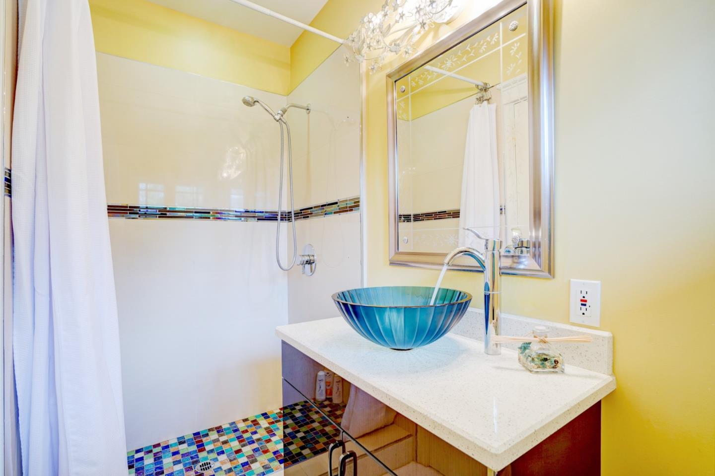 Detail Gallery Image 37 of 57 For 780 S El Monte Ave, Los Altos,  CA 94022 - 5 Beds | 4/2 Baths