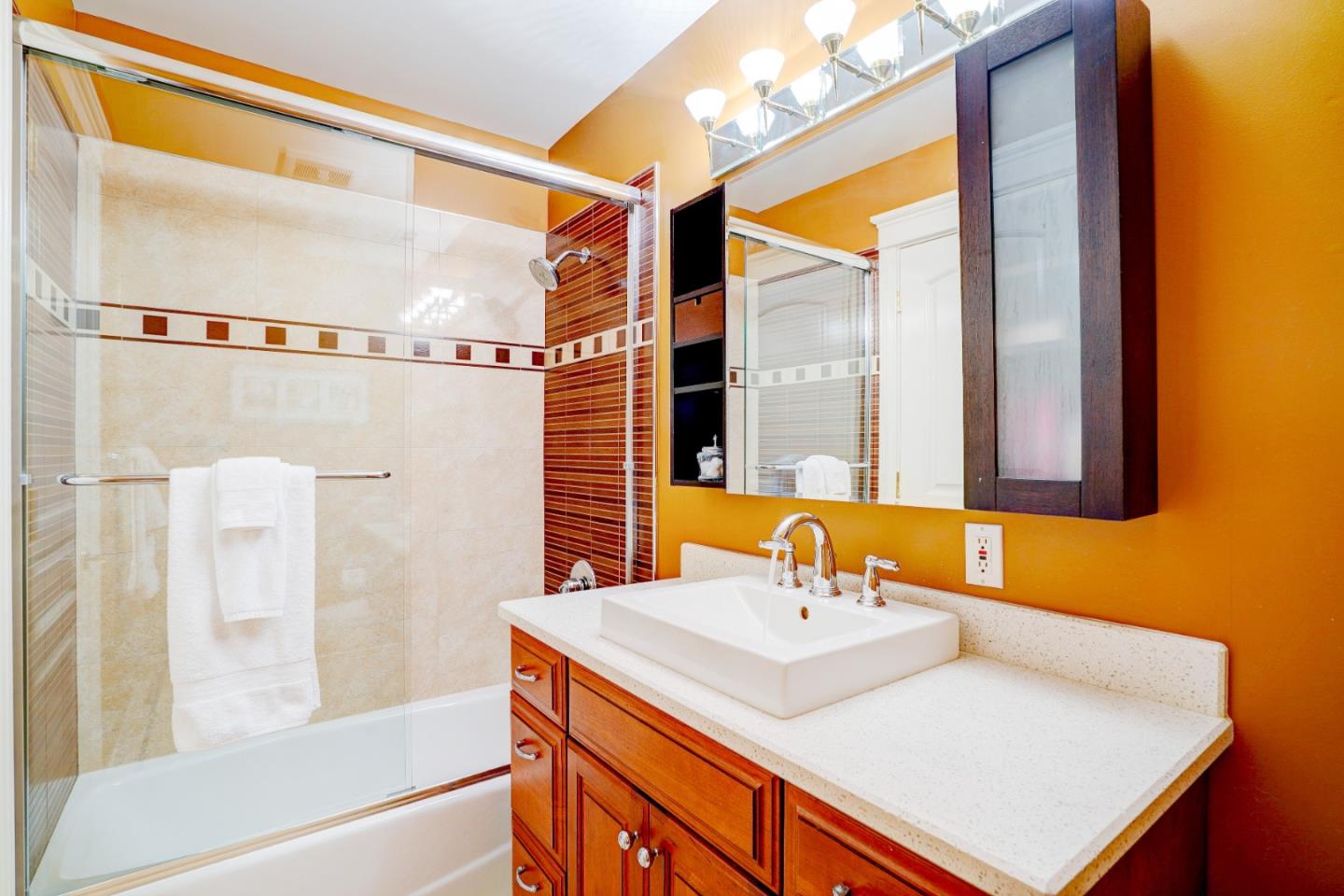 Detail Gallery Image 42 of 57 For 780 S El Monte Ave, Los Altos,  CA 94022 - 5 Beds | 4/2 Baths