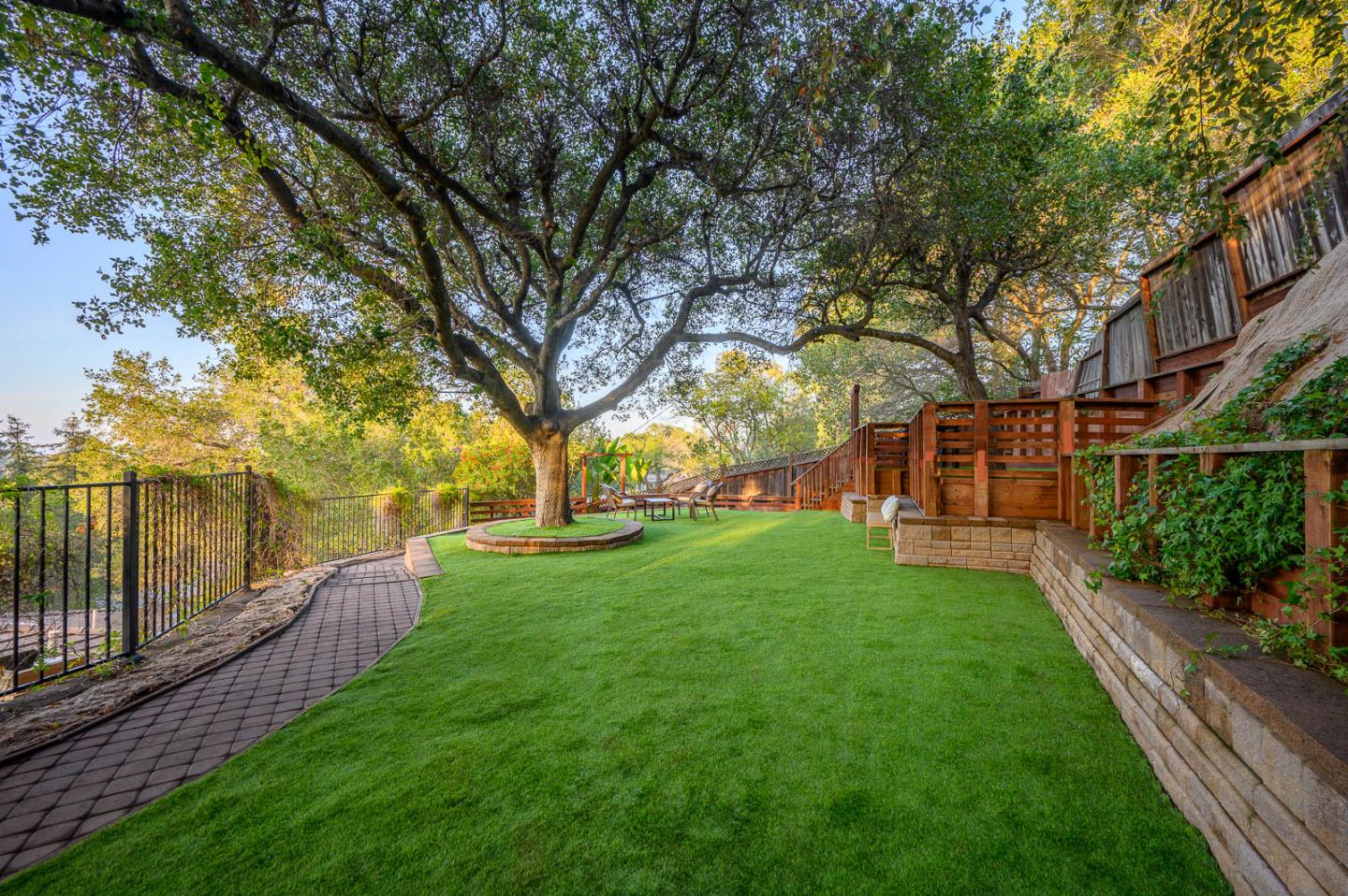 Detail Gallery Image 51 of 57 For 780 S El Monte Ave, Los Altos,  CA 94022 - 5 Beds | 4/2 Baths