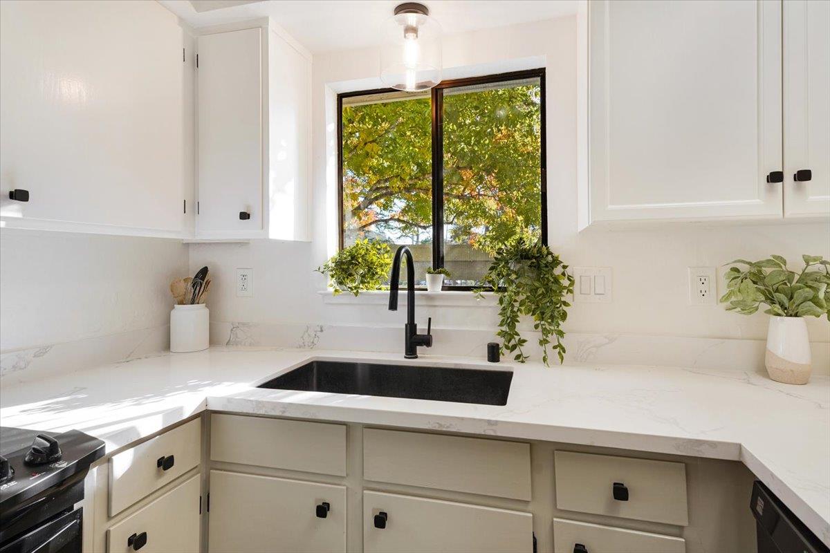 Detail Gallery Image 12 of 33 For 3003 Corte Cabrillo, Aptos,  CA 95003 - 2 Beds | 2 Baths