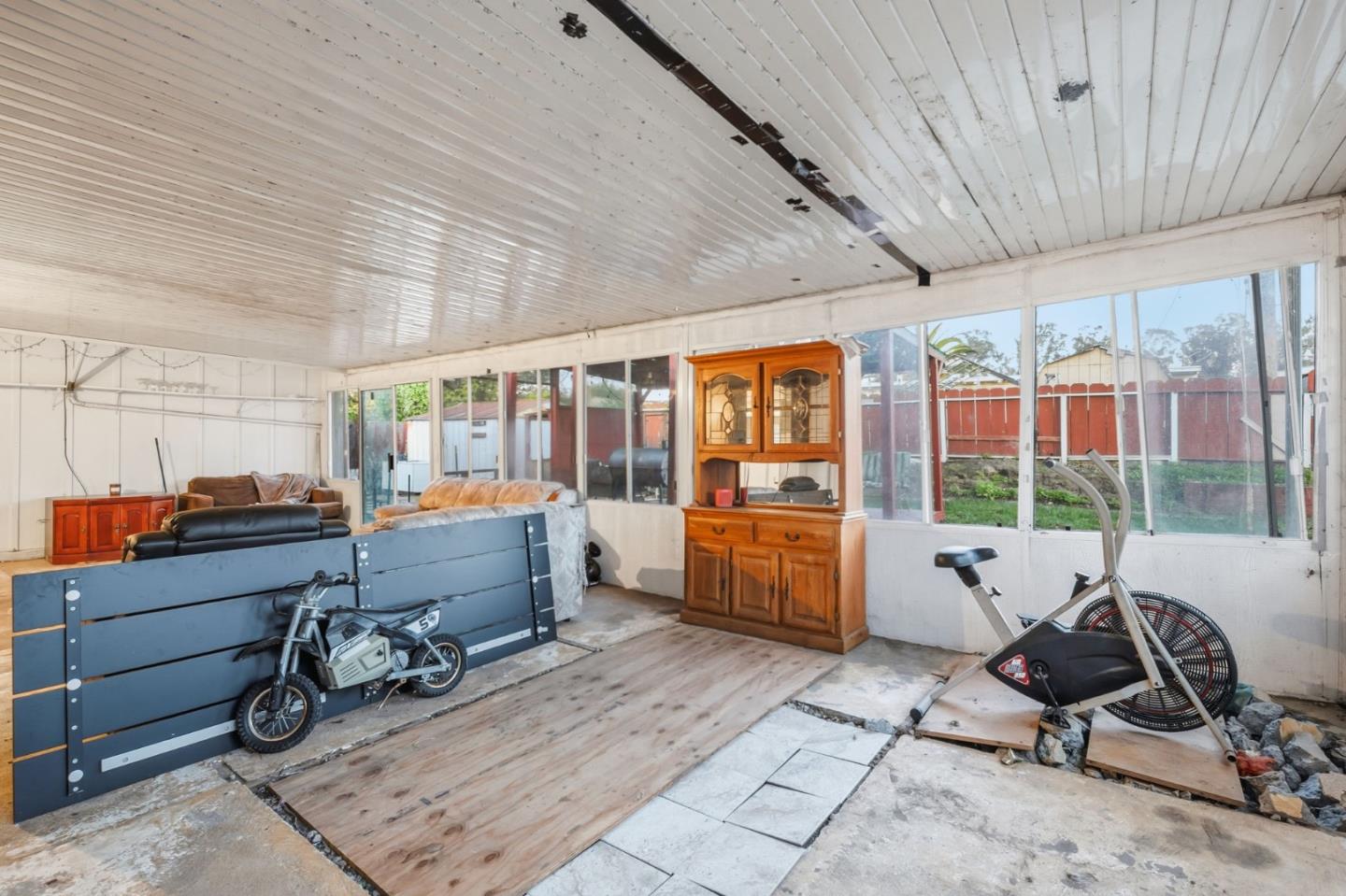 Detail Gallery Image 23 of 42 For 108 Gardenia Dr, Salinas,  CA 93906 - 3 Beds | 2 Baths