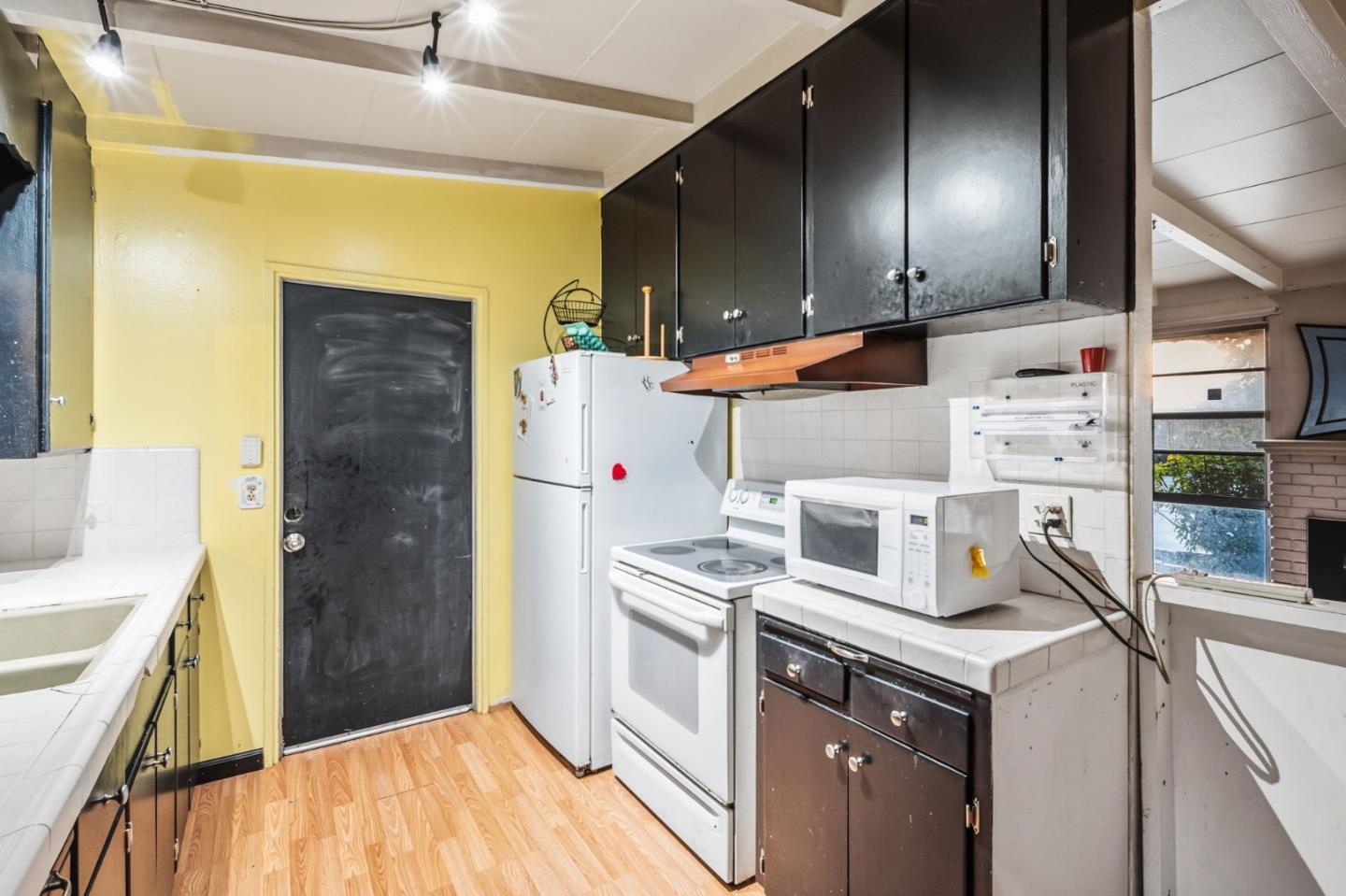 Detail Gallery Image 25 of 42 For 108 Gardenia Dr, Salinas,  CA 93906 - 3 Beds | 2 Baths