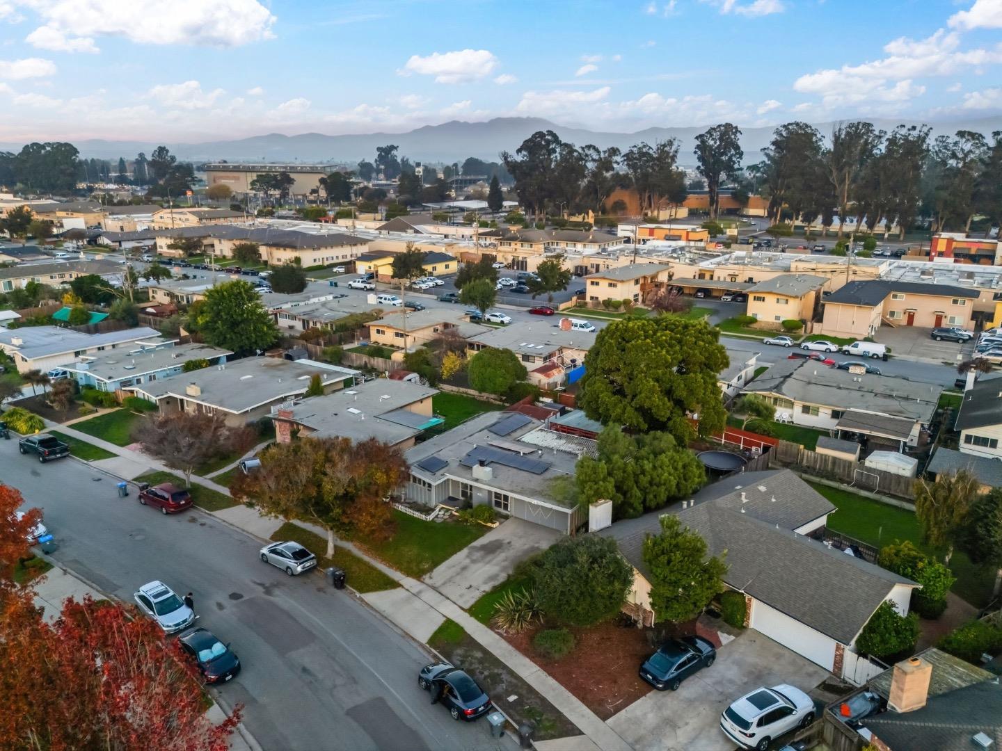 Detail Gallery Image 5 of 42 For 108 Gardenia Dr, Salinas,  CA 93906 - 3 Beds | 2 Baths