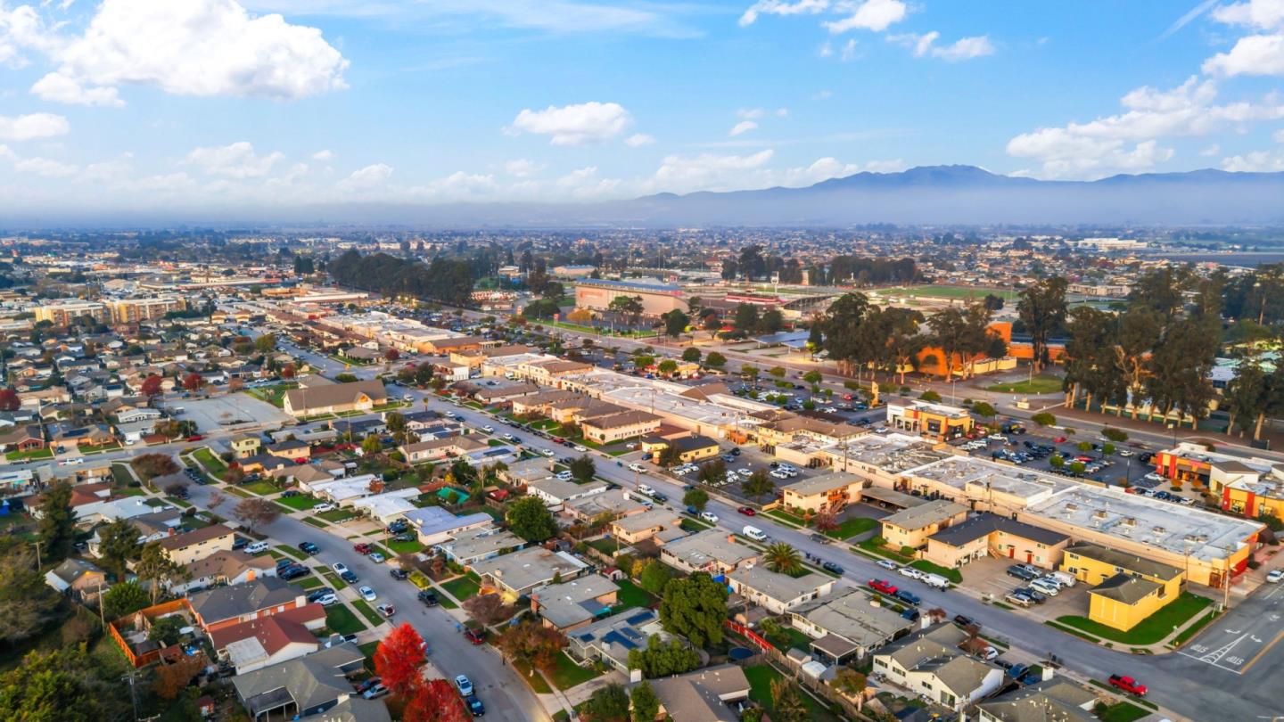 Detail Gallery Image 9 of 42 For 108 Gardenia Dr, Salinas,  CA 93906 - 3 Beds | 2 Baths