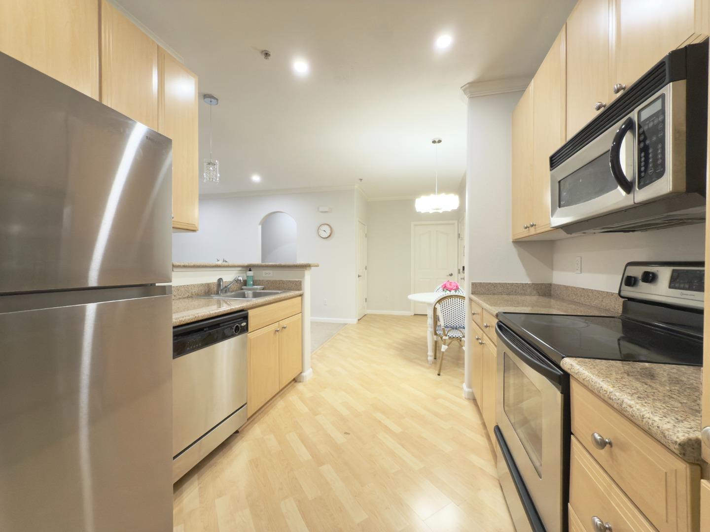 Detail Gallery Image 11 of 39 For 801 S Winchester Blvd #4310,  San Jose,  CA 95128 - 2 Beds | 2 Baths