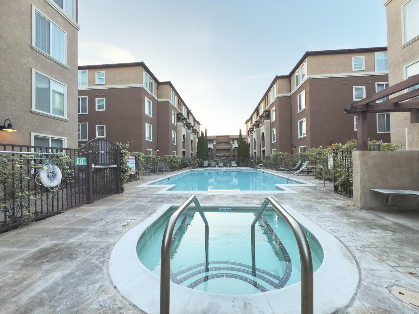 Detail Gallery Image 27 of 39 For 801 S Winchester Blvd #4310,  San Jose,  CA 95128 - 2 Beds | 2 Baths