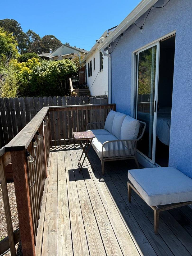 Detail Gallery Image 8 of 10 For 2260 Romey Ln, Hayward,  CA 94541 - 2 Beds | 2 Baths