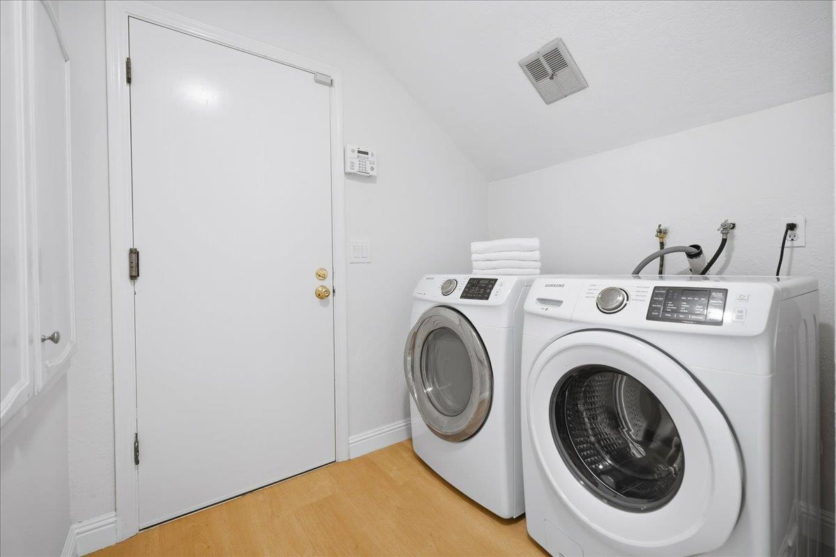 Detail Gallery Image 33 of 64 For 434 Ives Ter, Sunnyvale,  CA 94087 - 3 Beds | 2/1 Baths