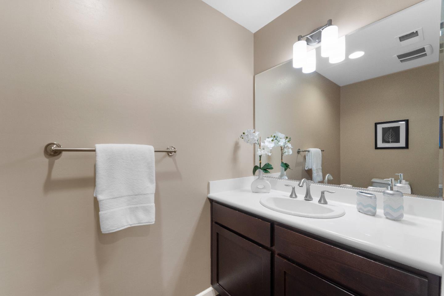 Detail Gallery Image 19 of 31 For 590 Cedarville Ln, San Jose,  CA 95133 - 3 Beds | 4 Baths