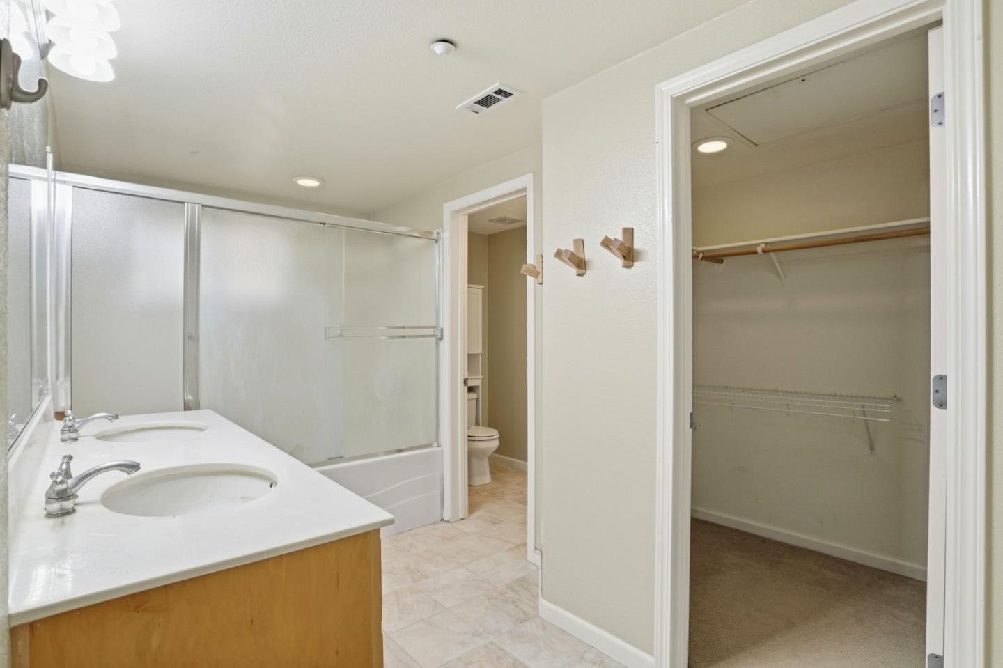 Detail Gallery Image 11 of 21 For 1418 Allegado Aly, San Jose,  CA 95128 - 3 Beds | 2 Baths