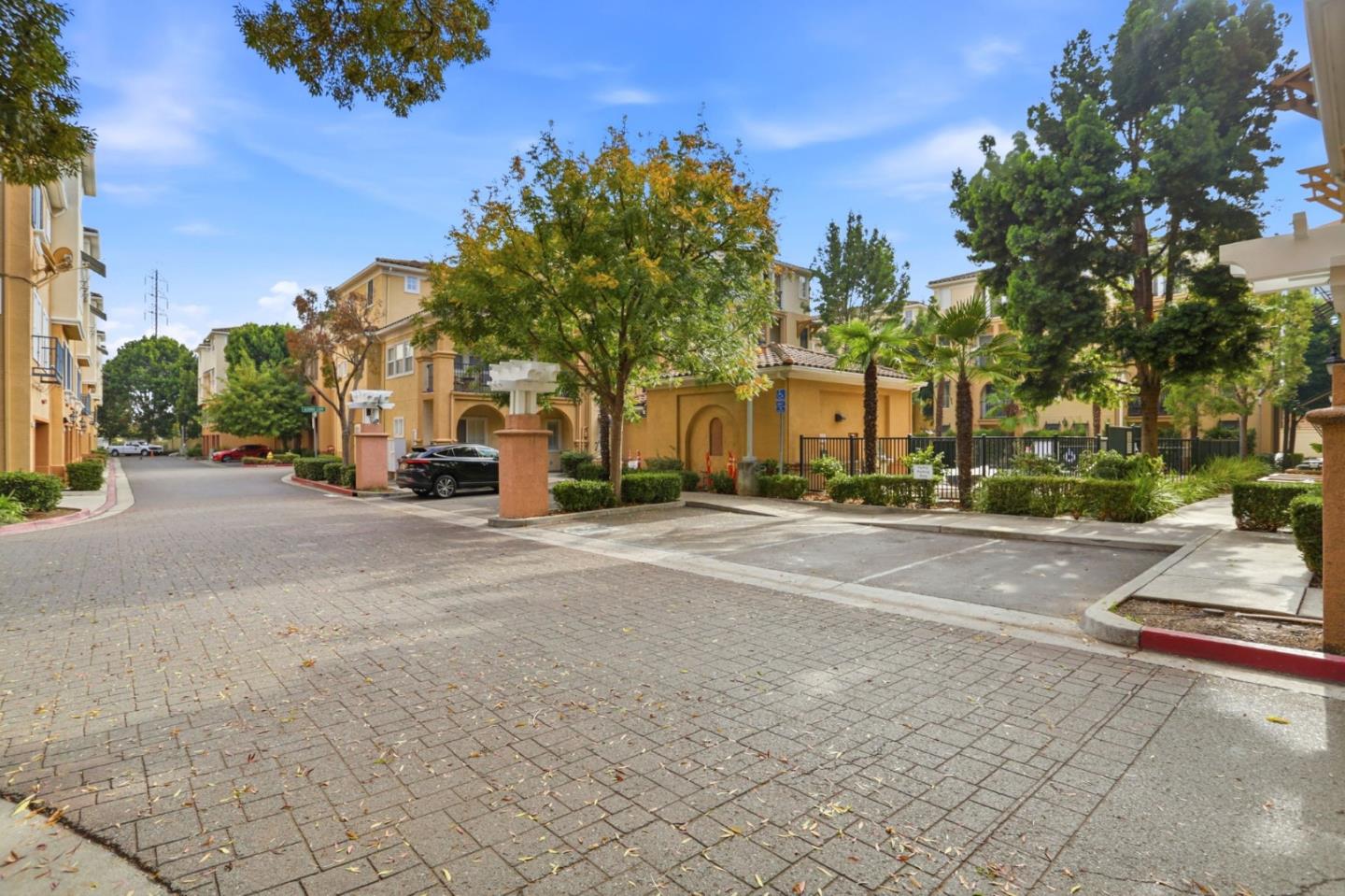 Detail Gallery Image 16 of 21 For 1418 Allegado Aly, San Jose,  CA 95128 - 3 Beds | 2 Baths