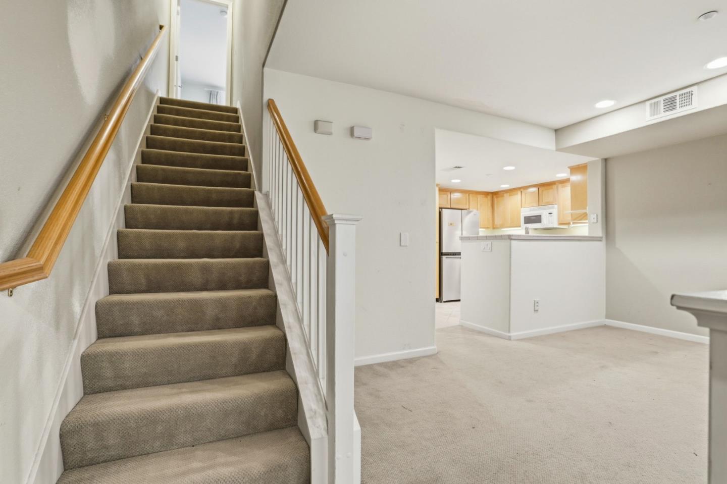 Detail Gallery Image 5 of 21 For 1418 Allegado Aly, San Jose,  CA 95128 - 3 Beds | 2 Baths