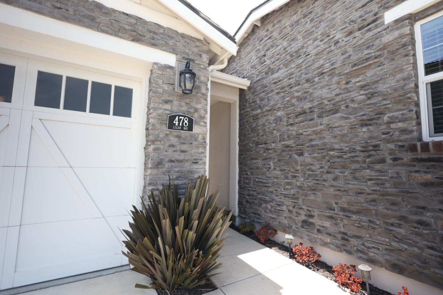 Detail Gallery Image 3 of 42 For 478 Logan Way, Marina,  CA 93933 - 3 Beds | 3 Baths