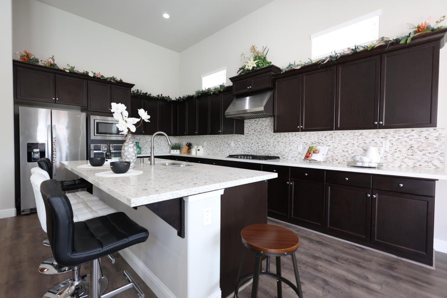 Detail Gallery Image 8 of 42 For 478 Logan Way, Marina,  CA 93933 - 3 Beds | 3 Baths