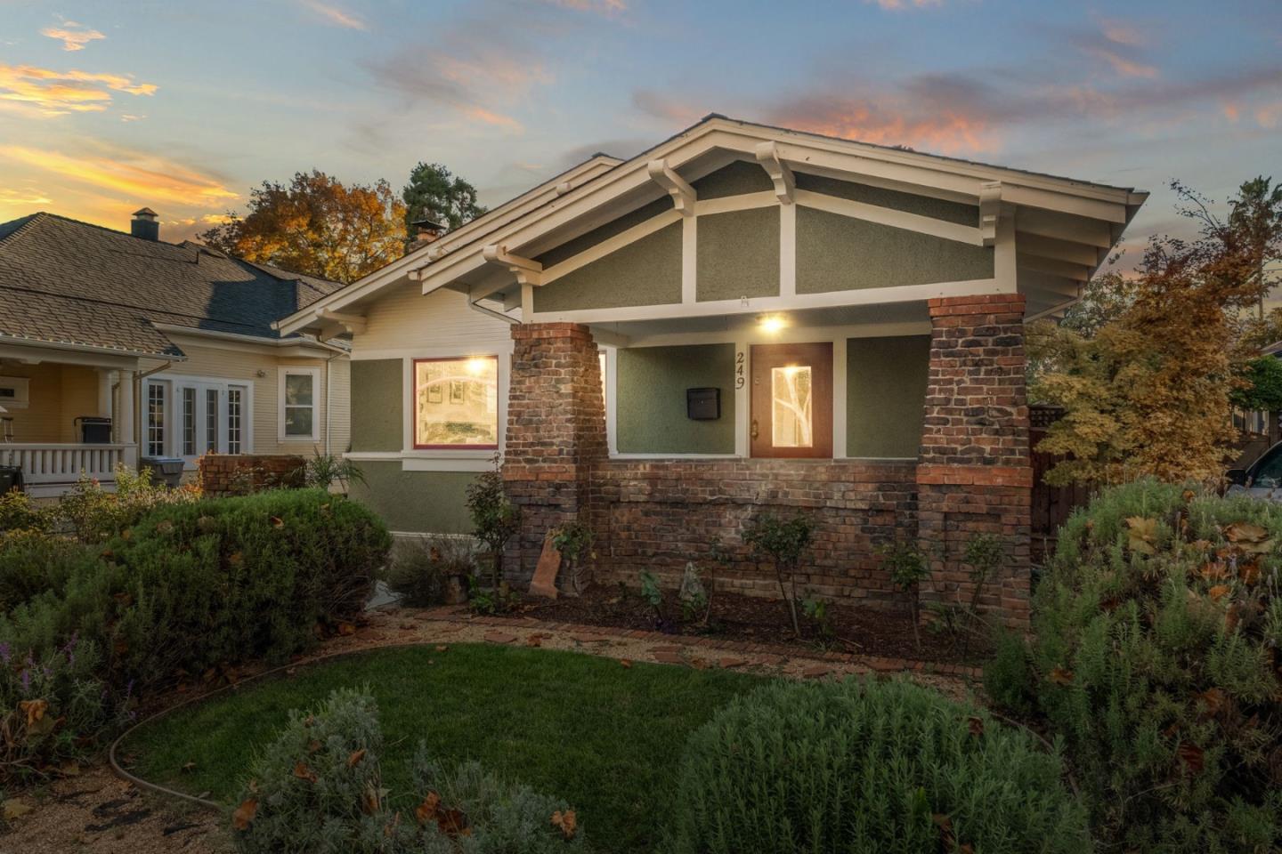 Detail Gallery Image 3 of 63 For 249 S 13th St, San Jose,  CA 95112 - 3 Beds | 2 Baths