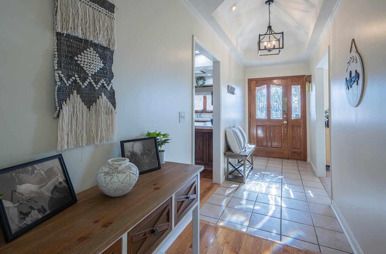 Detail Gallery Image 5 of 64 For 1527 Atherton Way, Salinas,  CA 93906 - 4 Beds | 3 Baths