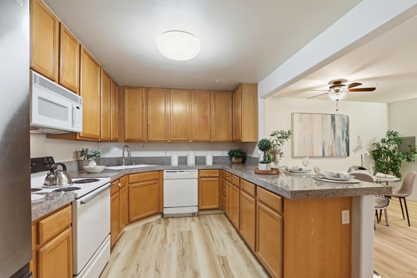 Detail Gallery Image 15 of 60 For 134 Carroll St #202,  Sunnyvale,  CA 94086 - 2 Beds | 2 Baths