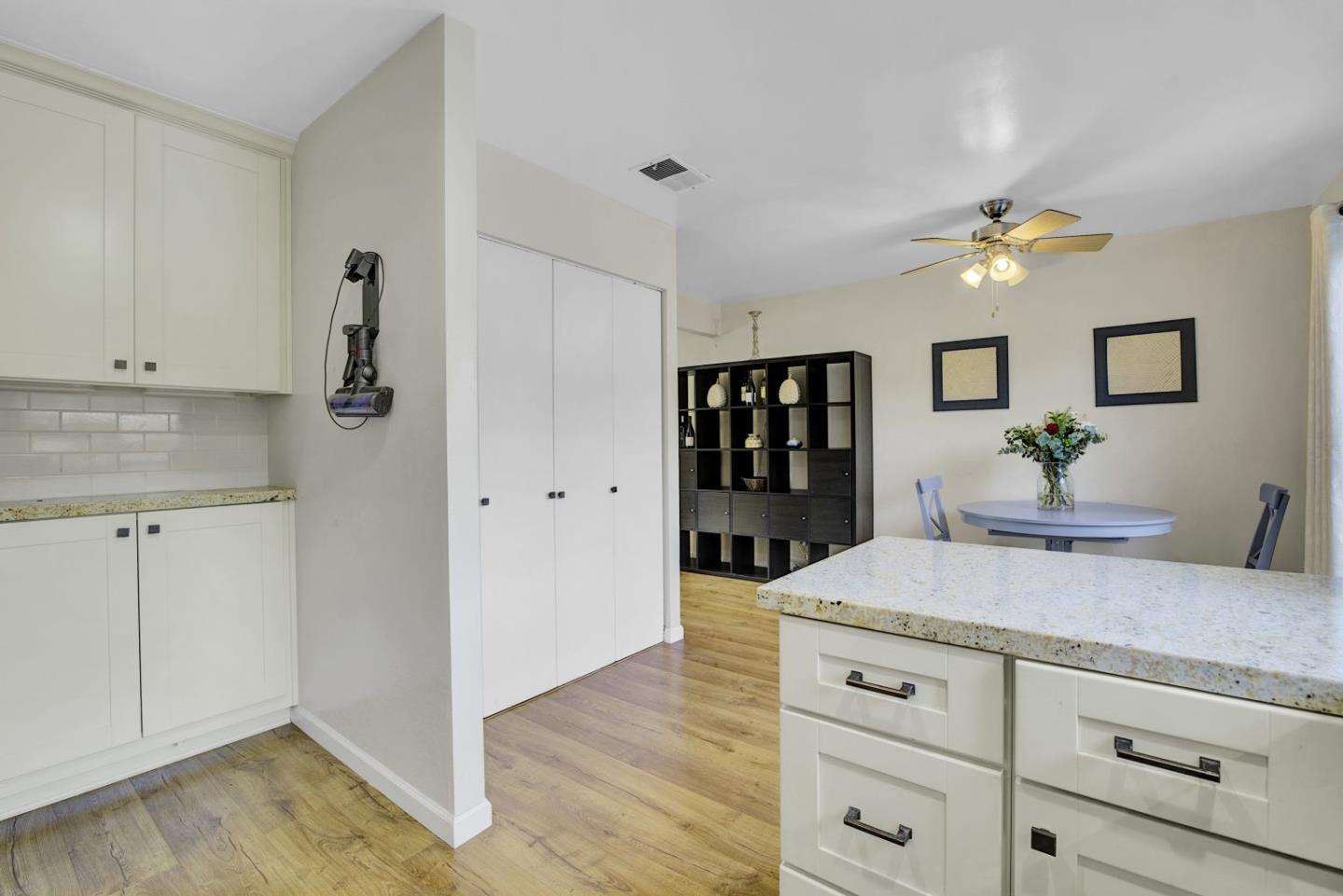 Detail Gallery Image 13 of 38 For 419 Velasco, San Jose,  CA 95123 - 2 Beds | 1/1 Baths