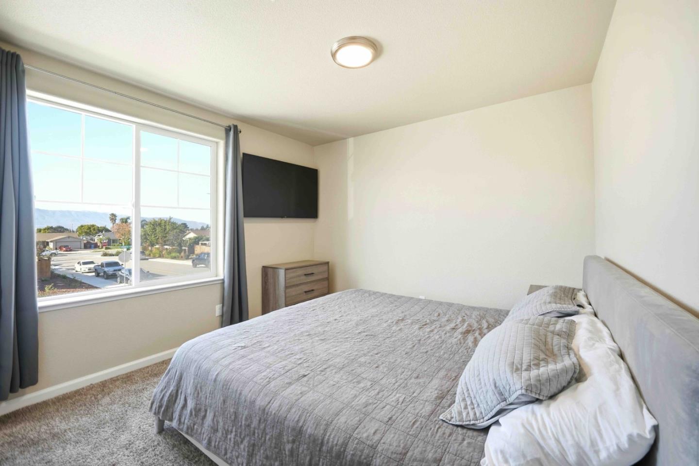 Detail Gallery Image 12 of 29 For 452 Liberty Ct, Soledad,  CA 93960 - 4 Beds | 2/1 Baths