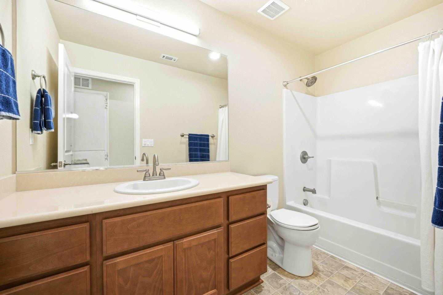 Detail Gallery Image 13 of 29 For 452 Liberty Ct, Soledad,  CA 93960 - 4 Beds | 2/1 Baths