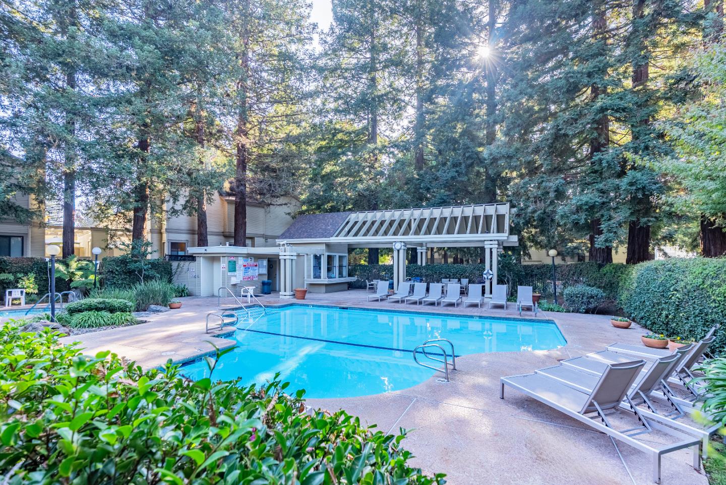 Detail Gallery Image 6 of 15 For 998 La Mesa Ter #D,  Sunnyvale,  CA 94086 - 3 Beds | 3 Baths