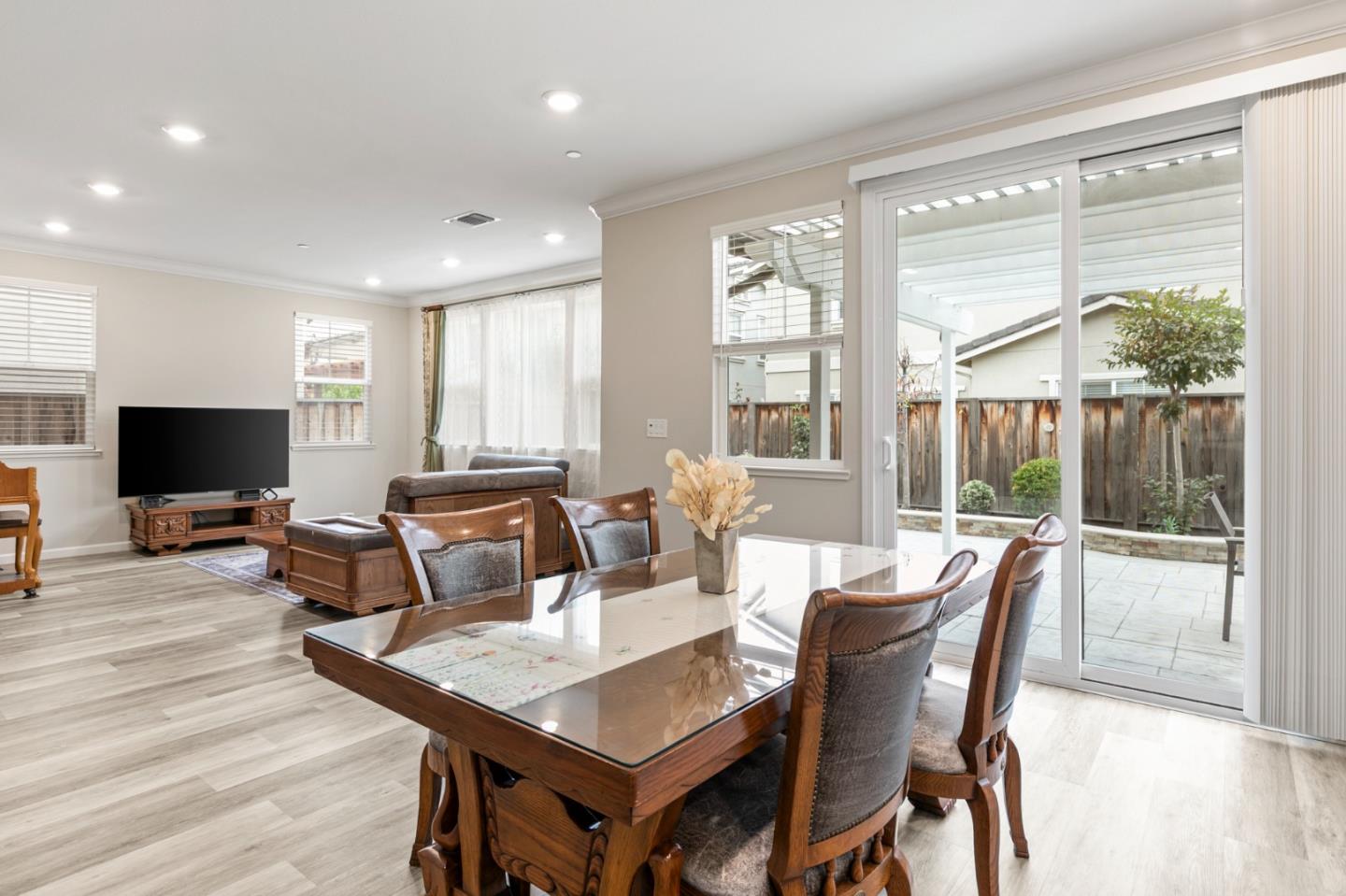 Detail Gallery Image 13 of 39 For 6745 Guitarfish Way, Newark,  CA 94560 - 4 Beds | 3 Baths