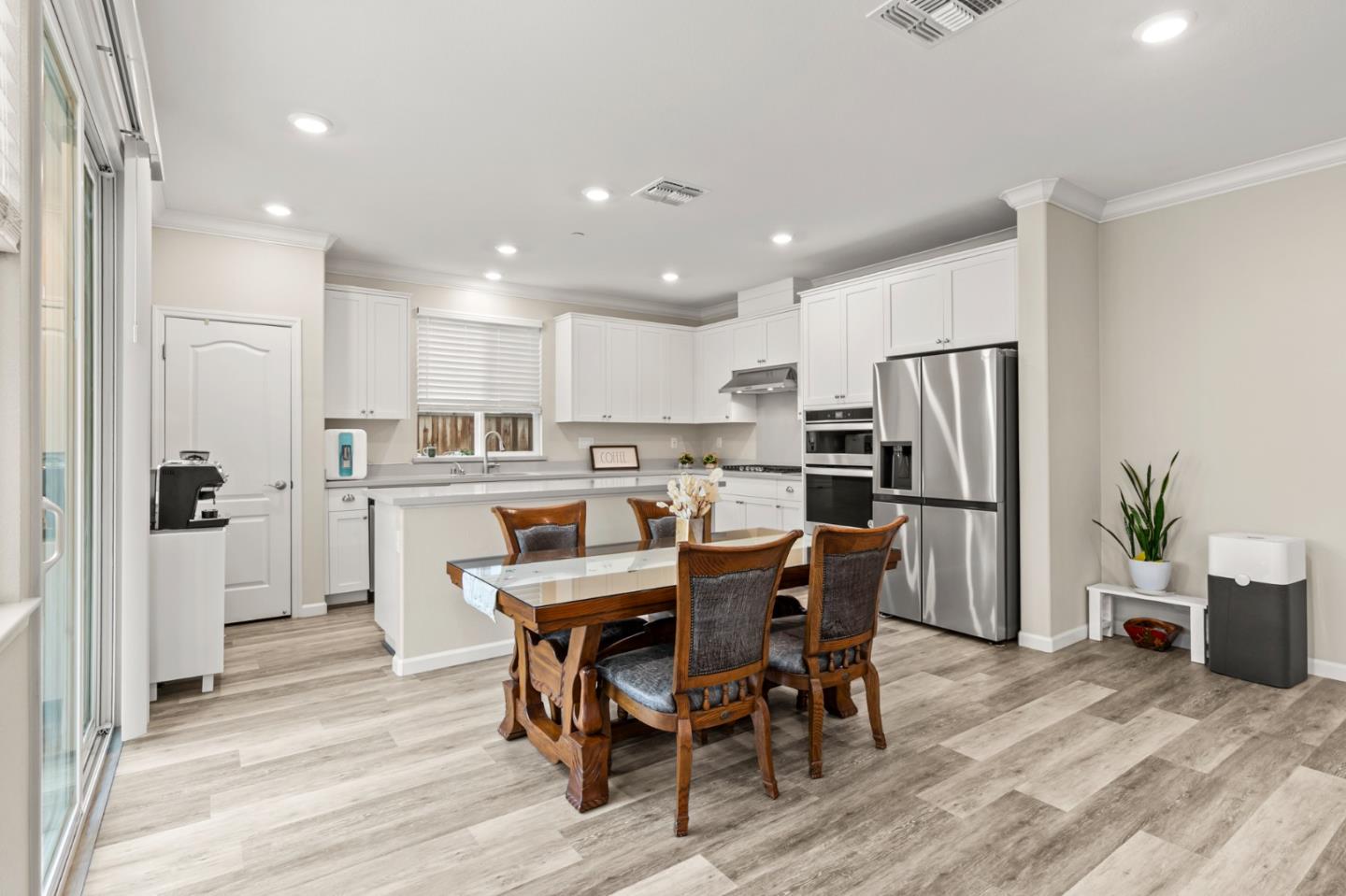 Detail Gallery Image 14 of 39 For 6745 Guitarfish Way, Newark,  CA 94560 - 4 Beds | 3 Baths