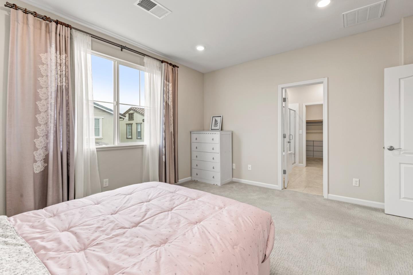 Detail Gallery Image 25 of 39 For 6745 Guitarfish Way, Newark,  CA 94560 - 4 Beds | 3 Baths