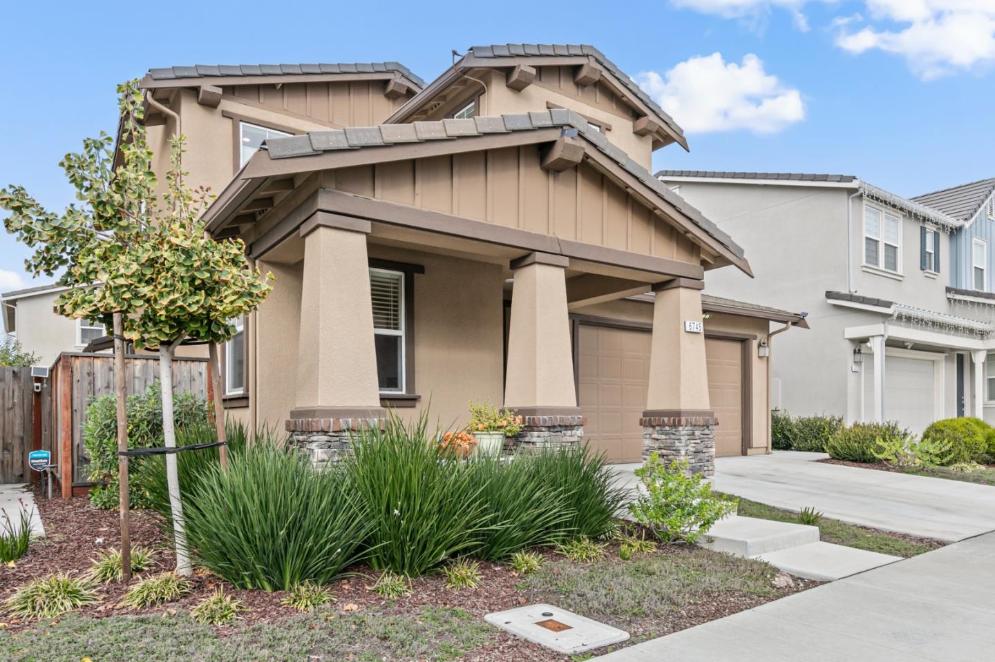 Detail Gallery Image 3 of 39 For 6745 Guitarfish Way, Newark,  CA 94560 - 4 Beds | 3 Baths