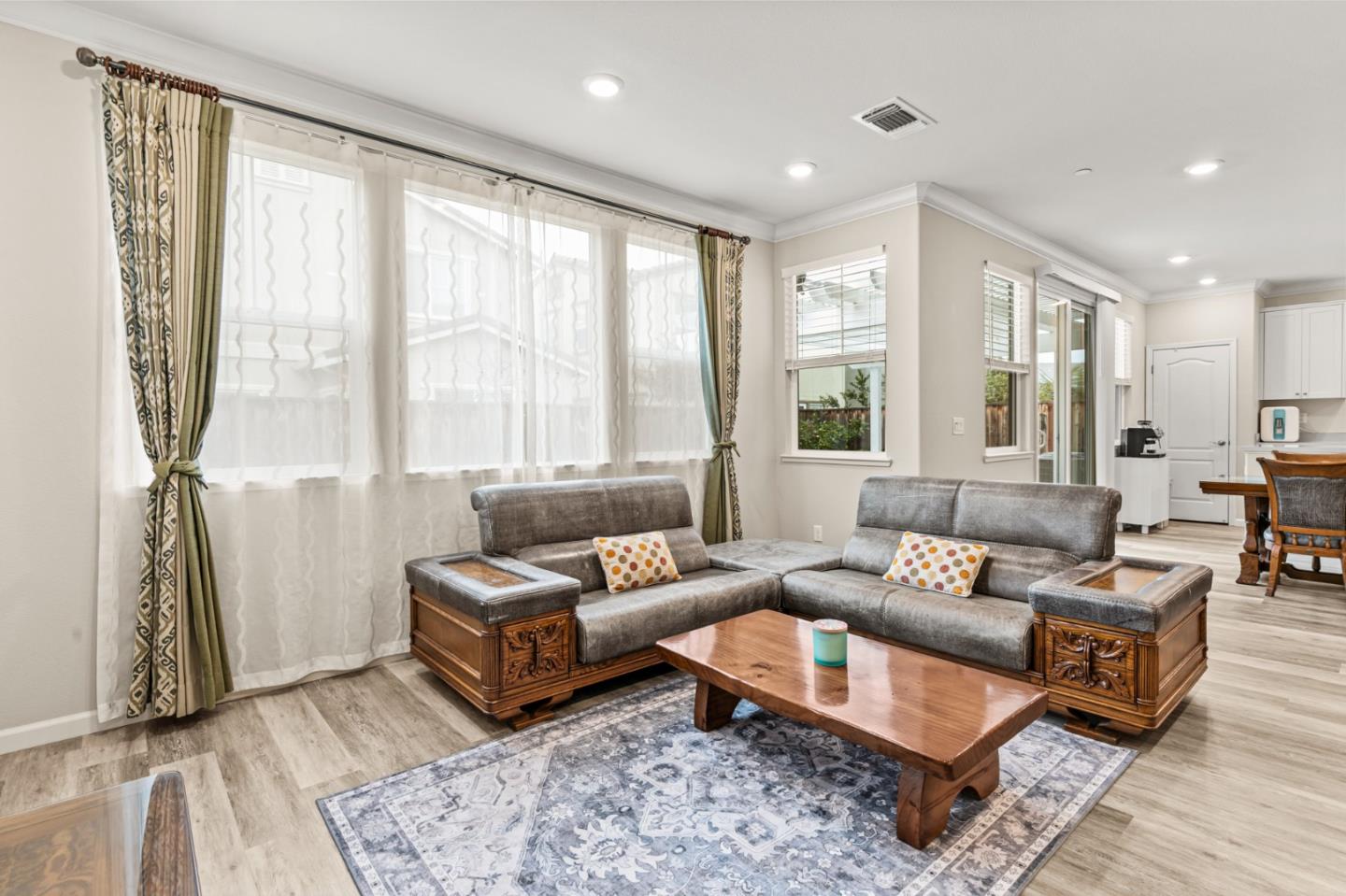 Detail Gallery Image 7 of 39 For 6745 Guitarfish Way, Newark,  CA 94560 - 4 Beds | 3 Baths