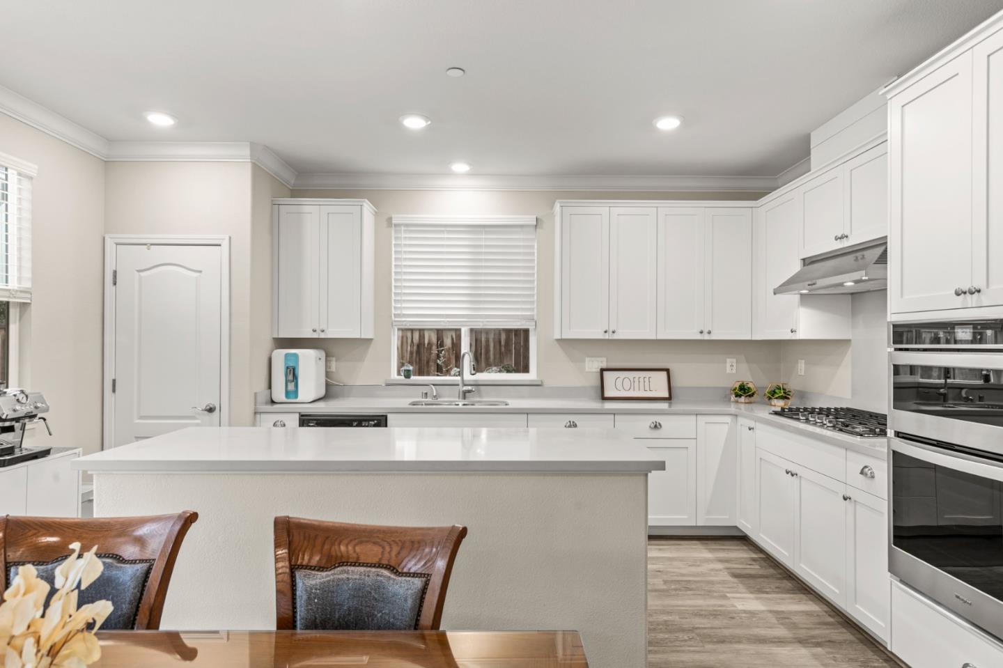 Detail Gallery Image 9 of 39 For 6745 Guitarfish Way, Newark,  CA 94560 - 4 Beds | 3 Baths