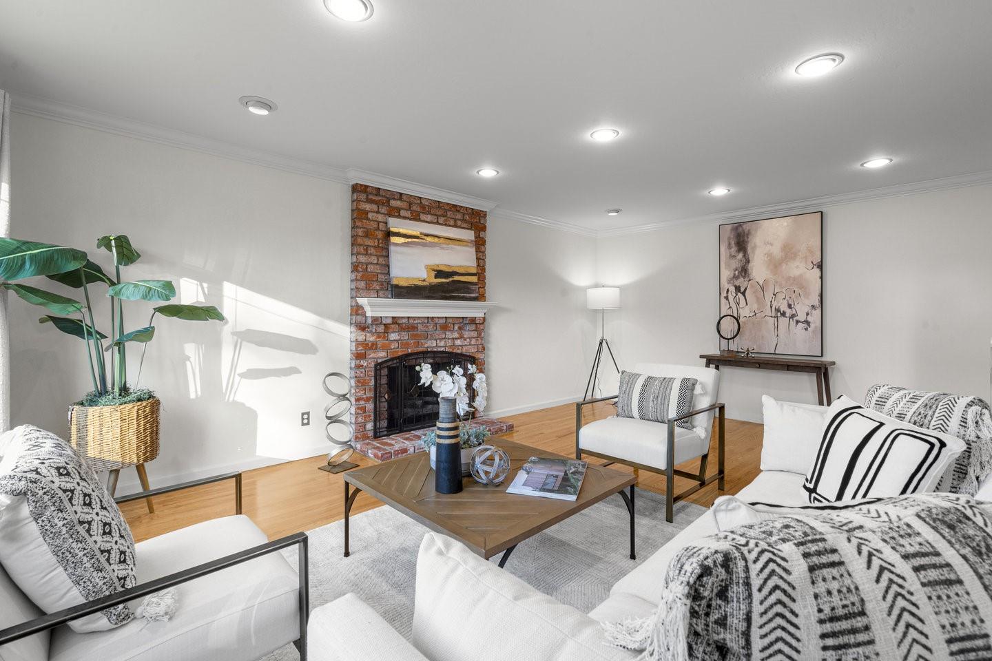 Detail Gallery Image 13 of 58 For 2741 Doverton Sq, Mountain View,  CA 94040 - 4 Beds | 2/1 Baths