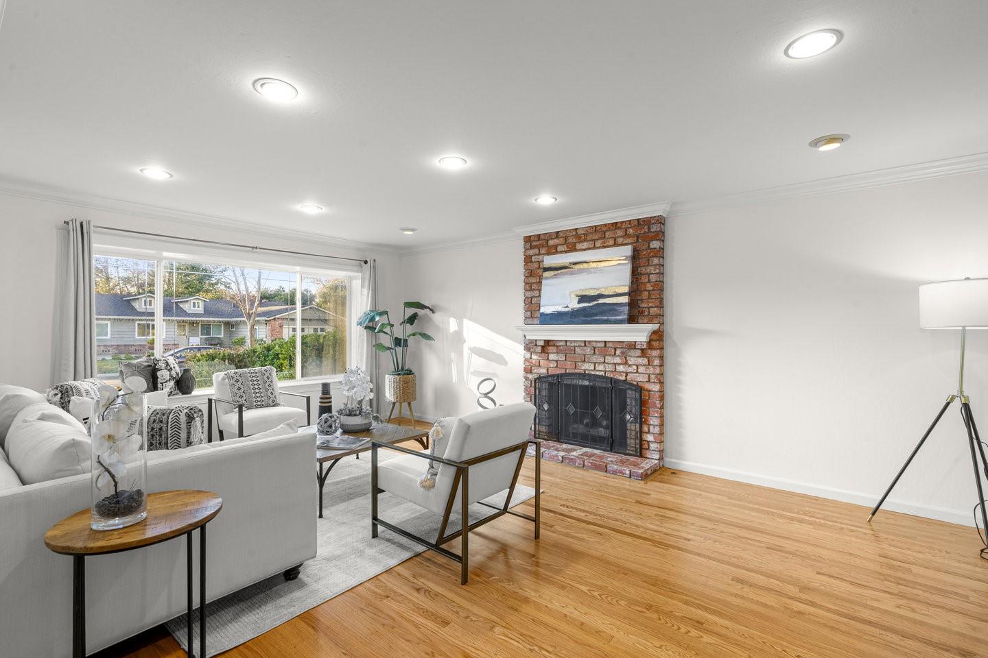 Detail Gallery Image 14 of 58 For 2741 Doverton Sq, Mountain View,  CA 94040 - 4 Beds | 2/1 Baths