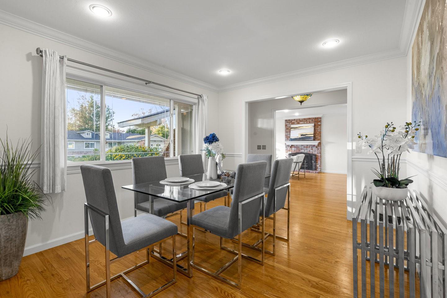 Detail Gallery Image 15 of 58 For 2741 Doverton Sq, Mountain View,  CA 94040 - 4 Beds | 2/1 Baths