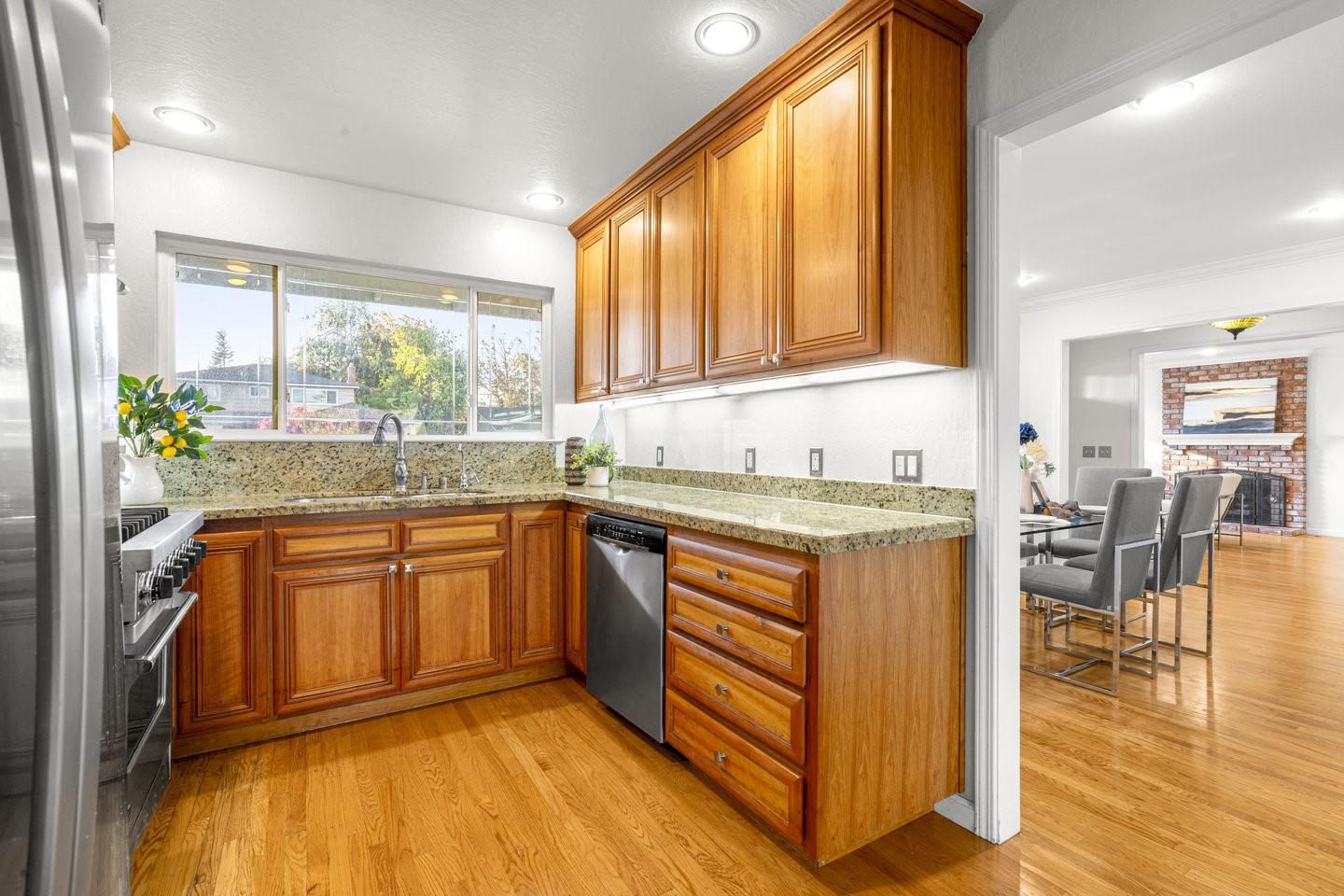 Detail Gallery Image 21 of 58 For 2741 Doverton Sq, Mountain View,  CA 94040 - 4 Beds | 2/1 Baths