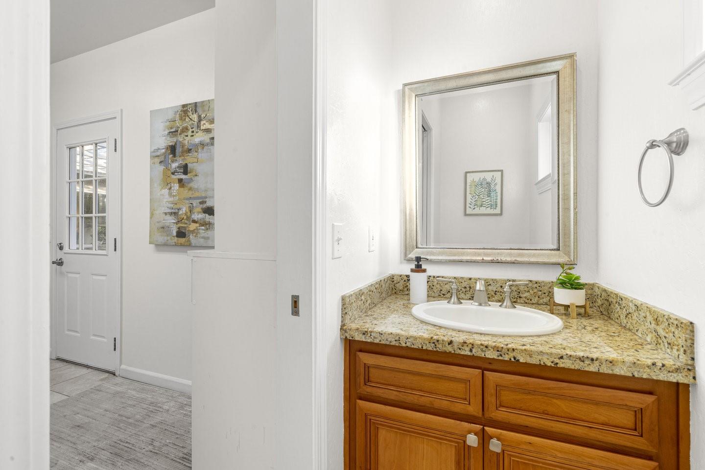 Detail Gallery Image 27 of 58 For 2741 Doverton Sq, Mountain View,  CA 94040 - 4 Beds | 2/1 Baths