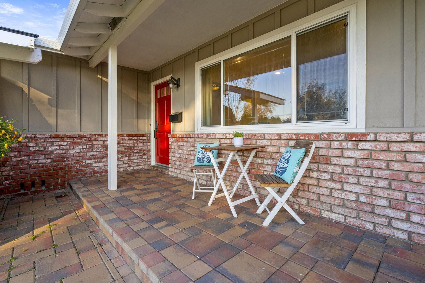 Detail Gallery Image 9 of 58 For 2741 Doverton Sq, Mountain View,  CA 94040 - 4 Beds | 2/1 Baths