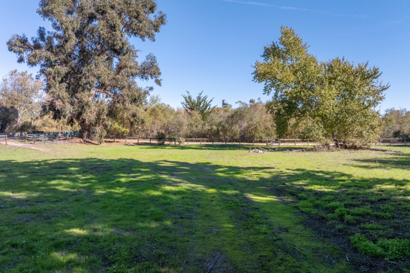 Detail Gallery Image 18 of 30 For 27415 Schulte Rd, Carmel,  CA 93923 - 3 Beds | 3 Baths